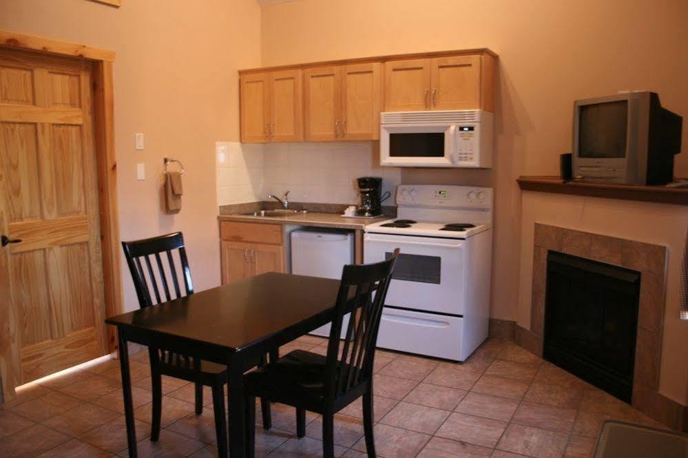 Happy Trails Campground & Cabins