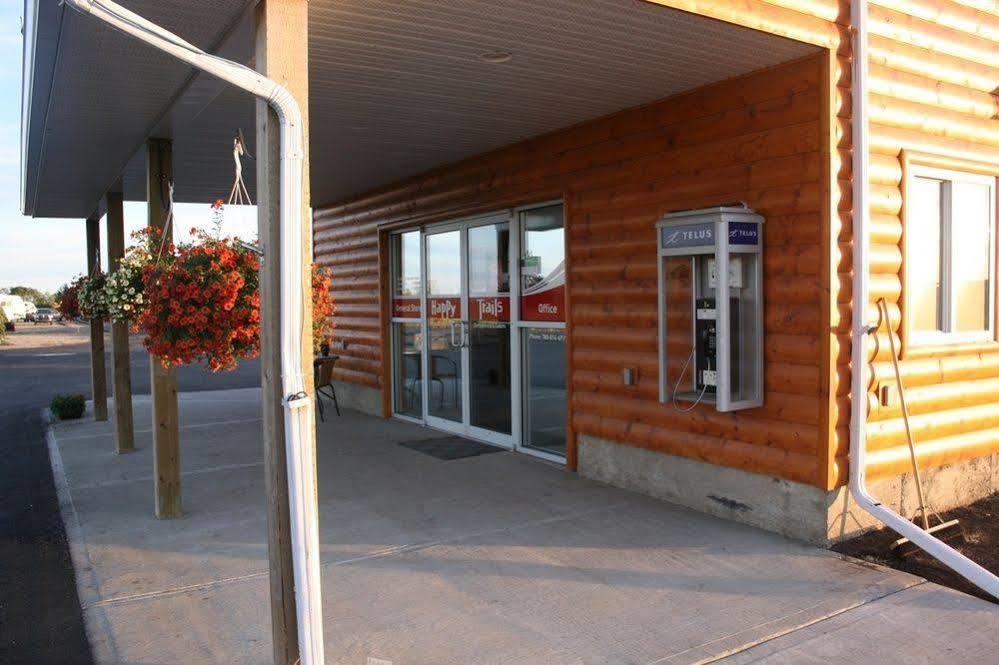 Happy Trails Campground & Cabins Hotel *