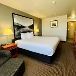 Super 8 By Wyndham Grande Prairie