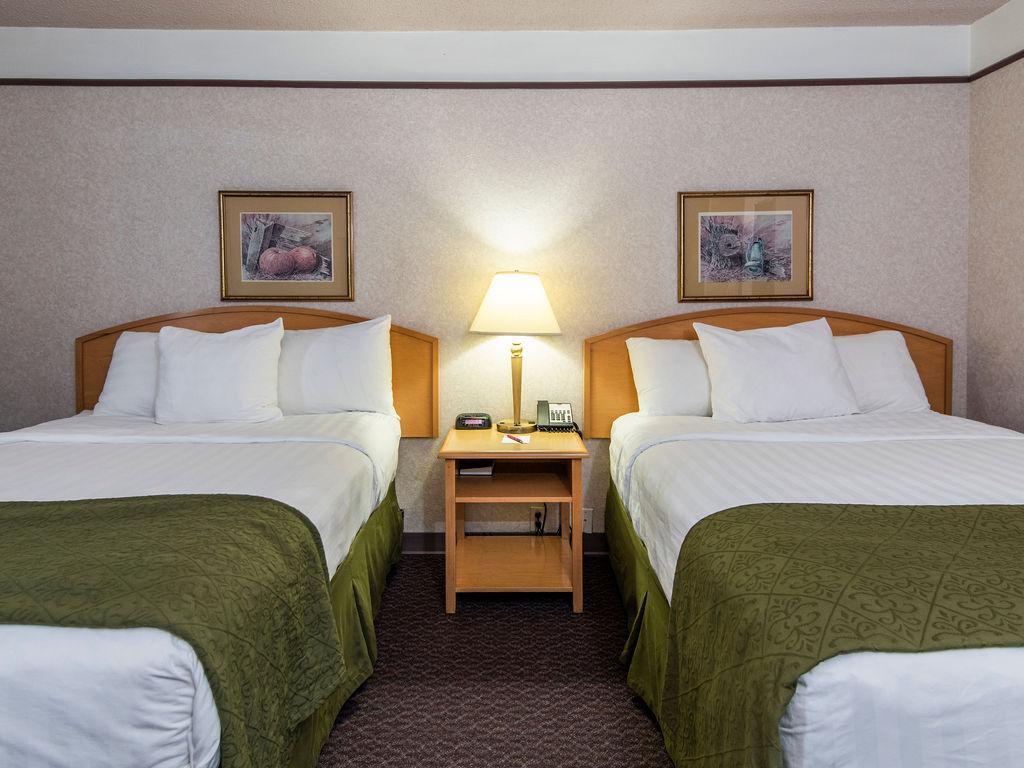 Paradise & Conference Centre 3* Grande Prairie