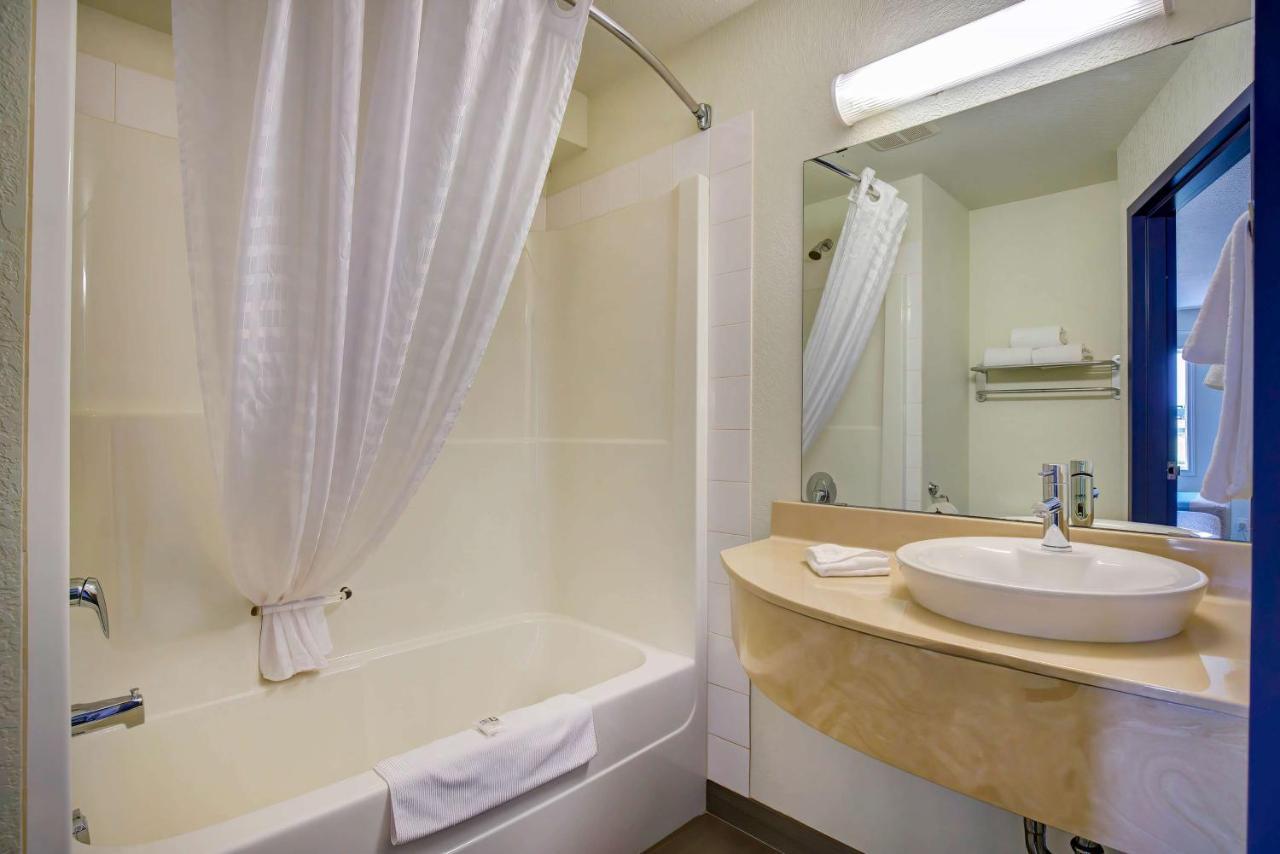 Hotel 6-grande Prairie, Ab