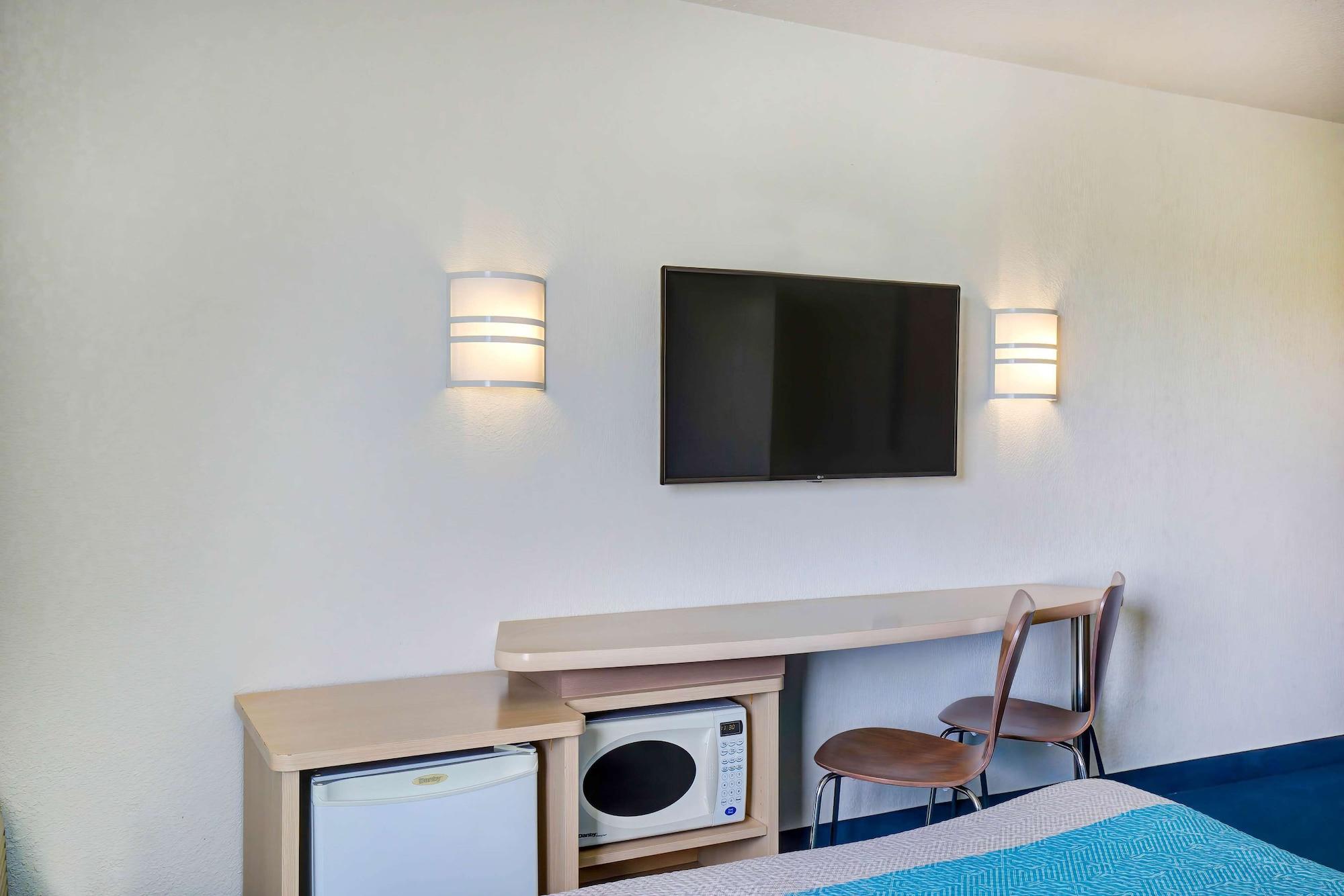 Hotel 6-grande Prairie, Ab Grande Prairie