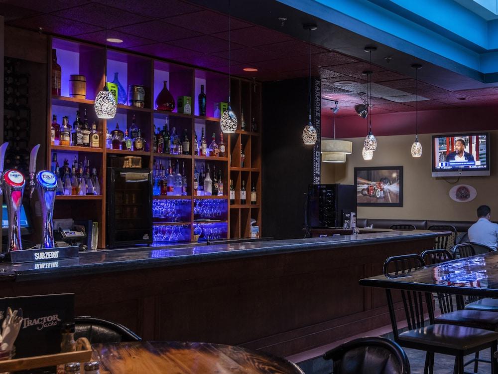 Paradise & Conference Centre Hotel Grande Prairie