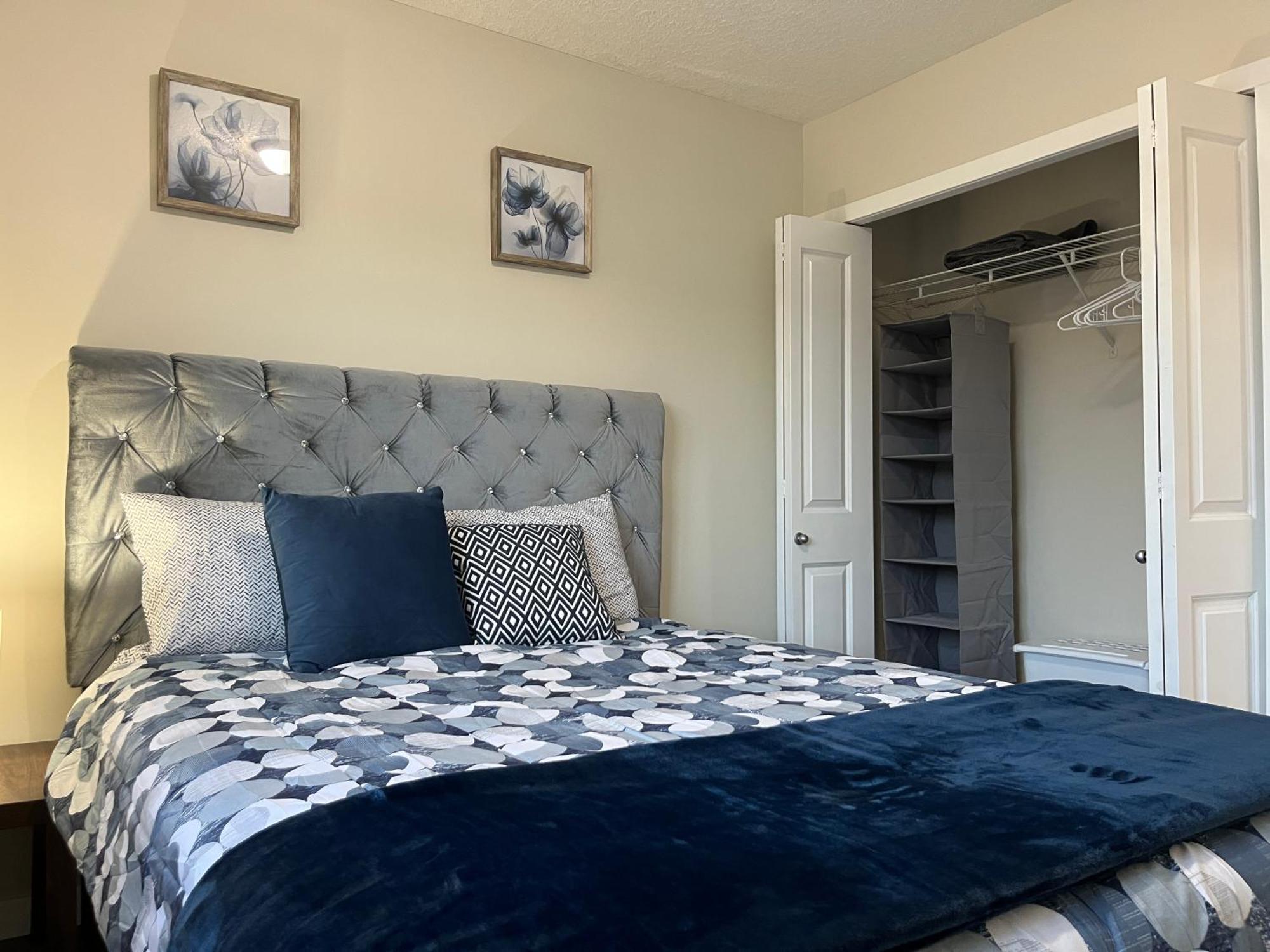 Park View Paradise - Big, Bright, Modern, Fully Stocked * Grande Prairie