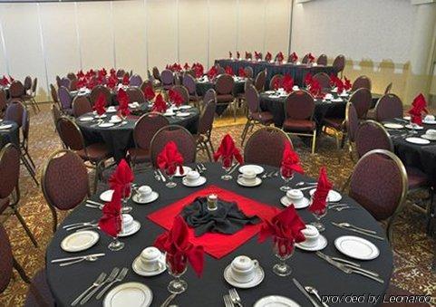 Paradise & Conference Centre 3* Grande Prairie