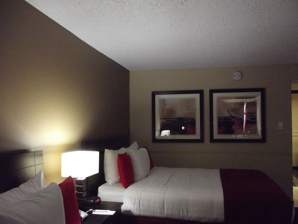 Paradise & Conference Centre Hotel