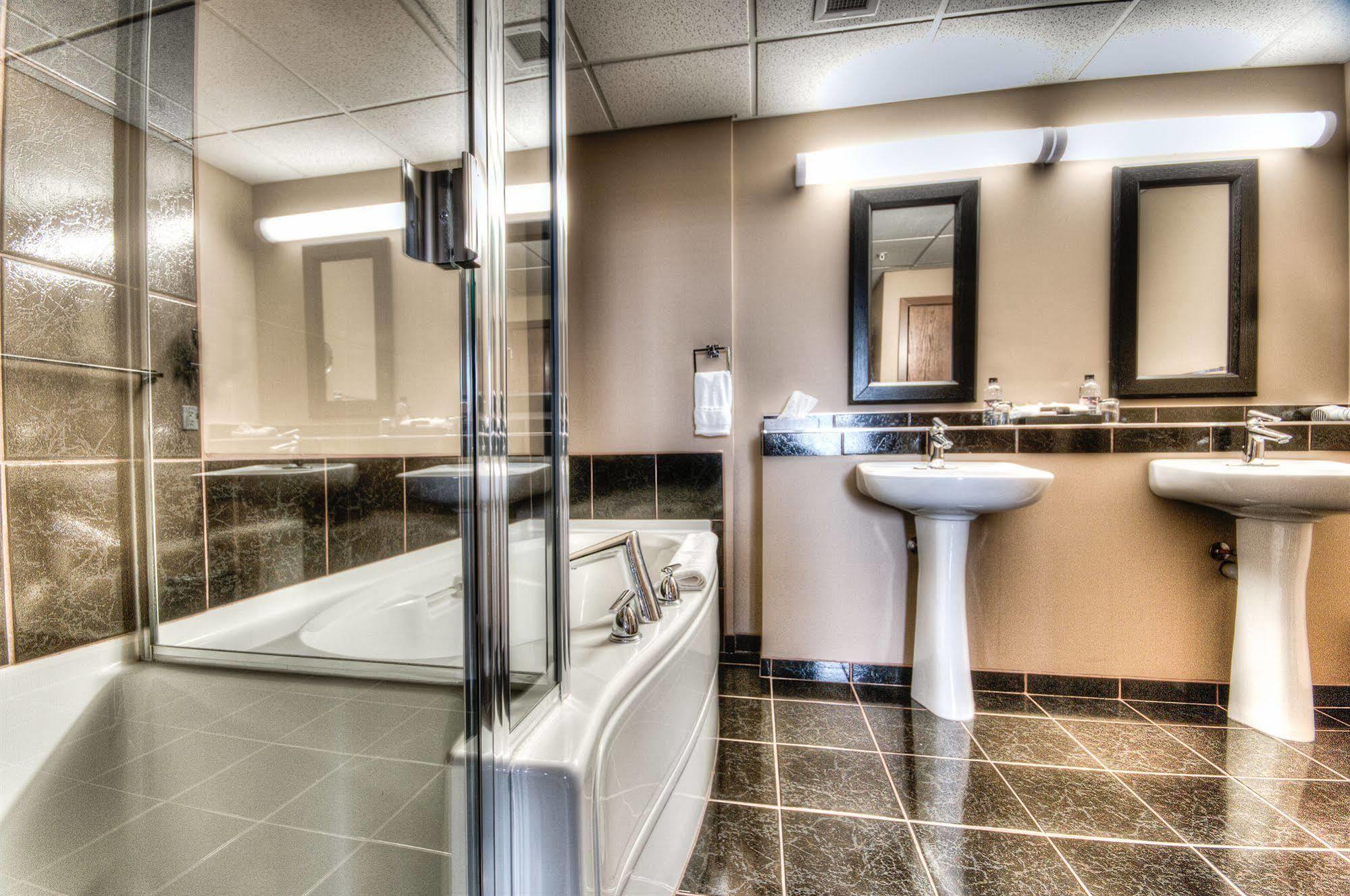 Hotel Podollan & - Grande Prairie