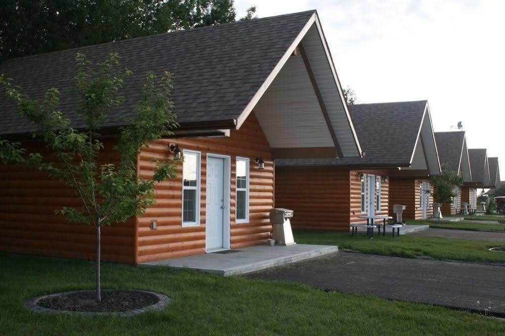 Happy Trails Campground & Cabins