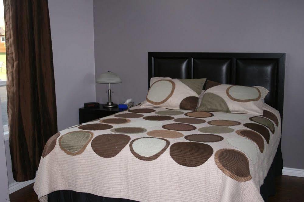 Happy Trails Campground & Cabins Hotel *