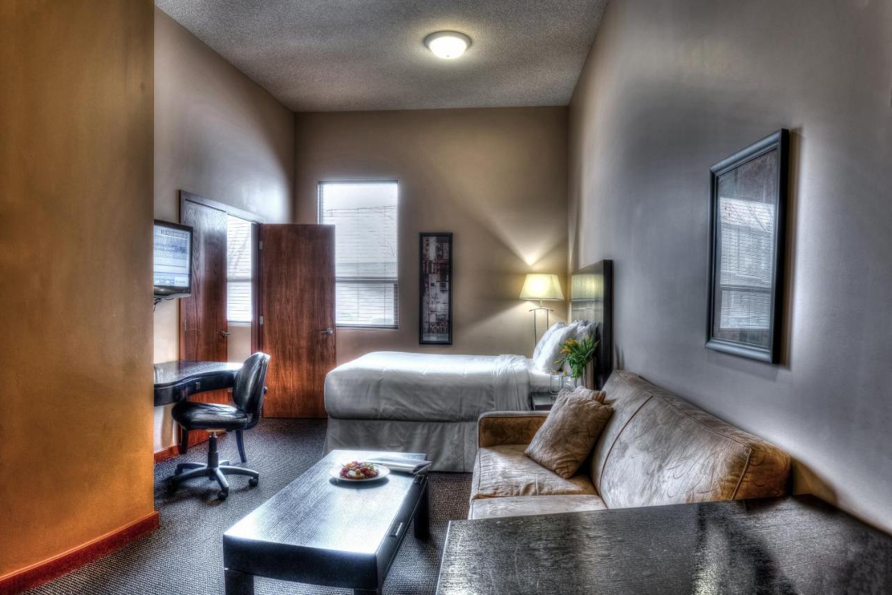 Podollan & - 4* Grande Prairie