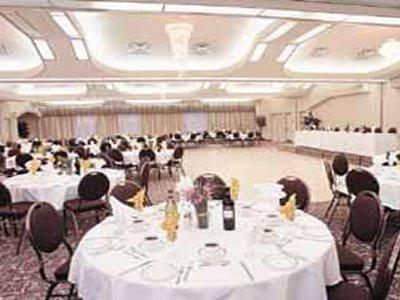 Hotel Paradise & Conference Centre 3*
