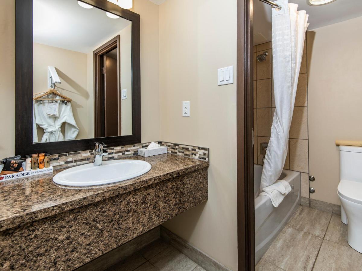 Paradise & Conference Centre Hotel Grande Prairie