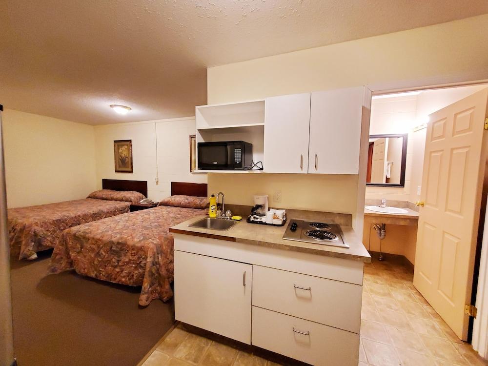 Canadian Motor Grande Prairie