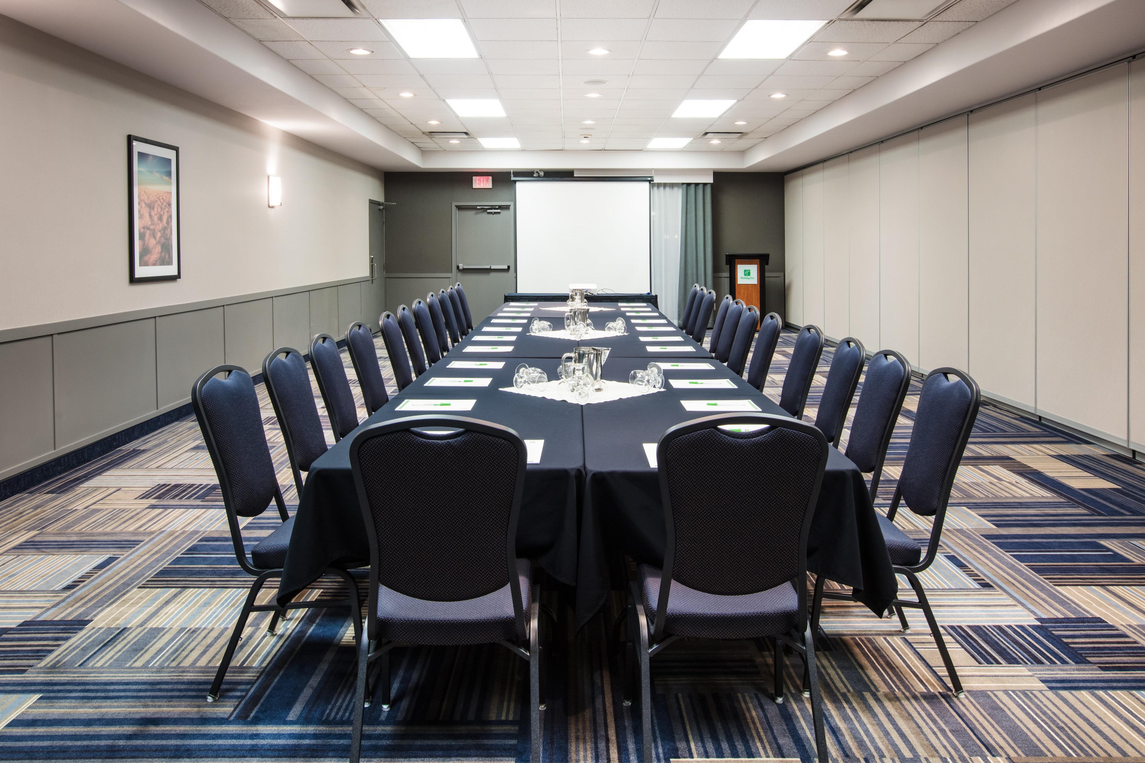 & By Ihg 3* Grande Prairie
